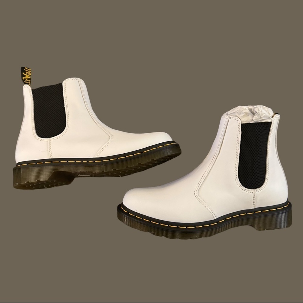 DR MARTENS Women’s 2976 Chelsea Boots - Picture 2 of 12